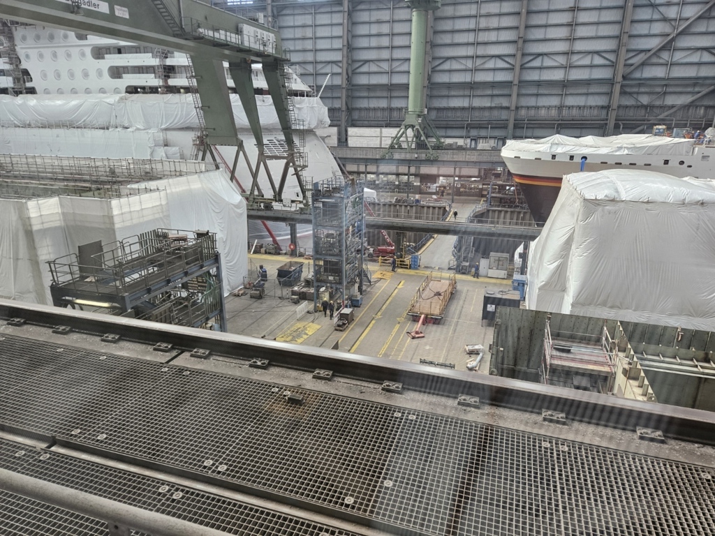 lick in die große Halle 6 der Meyer-Werft, Foto: Dr. Ronald Oertel