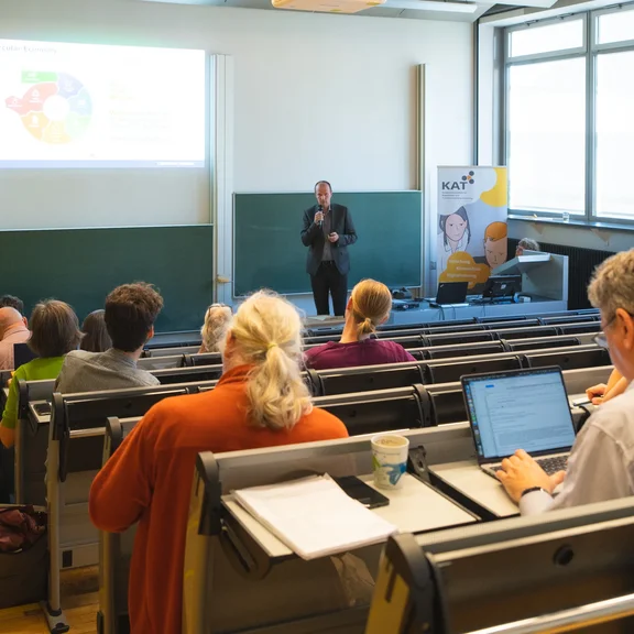 Prof. Dr. Mathias Seitz während seiner Keynote zum Thema: 
